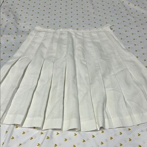 Elegant White Pleated Skirt